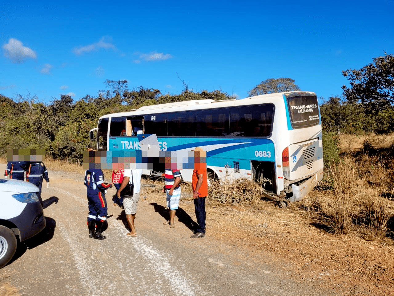 Acidente envolvendo ônibus e carreta deixa seis feridos na BR-251 em Minas